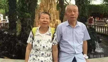 路上吃瓜老人视频大全,揭秘路上吃瓜老人的趣味生活瞬间