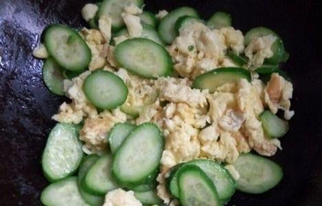 吃瓜模板怎么做视频的,跟随吃瓜模板，轻松上手短视频创作