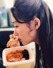 吃瓜光顾拍视频违法吗,吃瓜群众拍视频违法？揭秘网络直播的法律边界